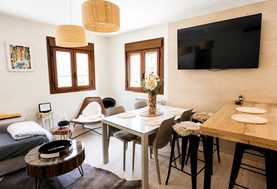 Casa Santiago Vacation rental in Panticosa