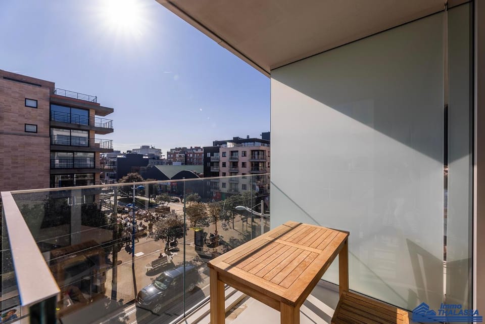 View (from property/room), Balcony/Terrace, City view