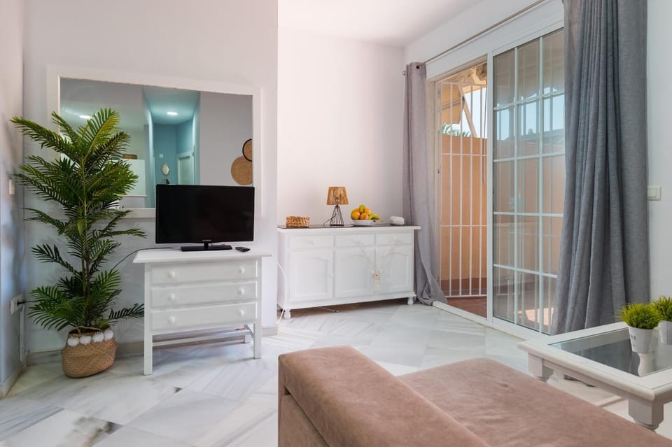 Living room, Seating area, Evening entertainment