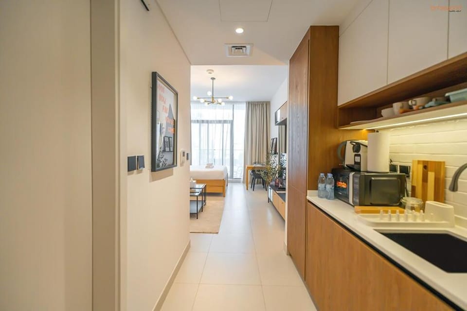Bnbeyond's Sassy Studio with Expansive Balcony Apartment in Dubai