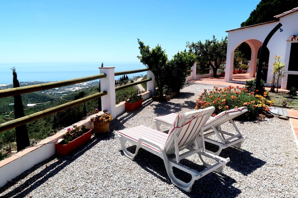 Sea view, sunbed