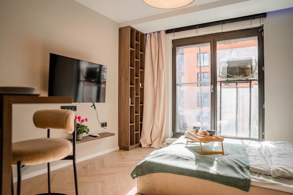 Communal lounge/ TV room, Bed, TV and multimedia, Living room, Photo of the whole room, Seating area, Evening entertainment, Bedroom, towels