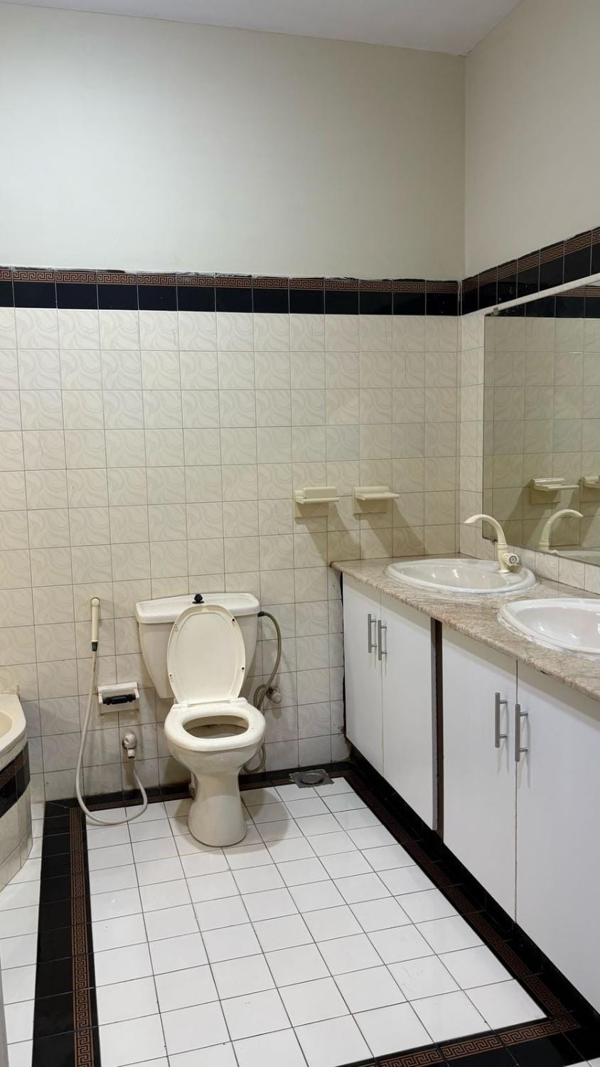 Toilet, Bathroom