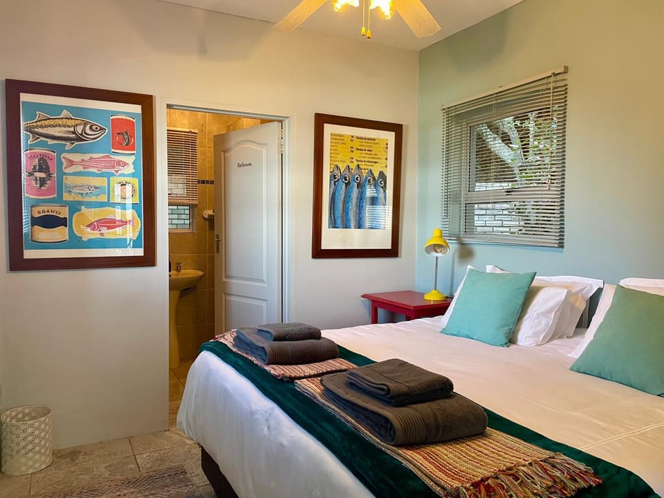 Bed, Bathroom, Bedroom