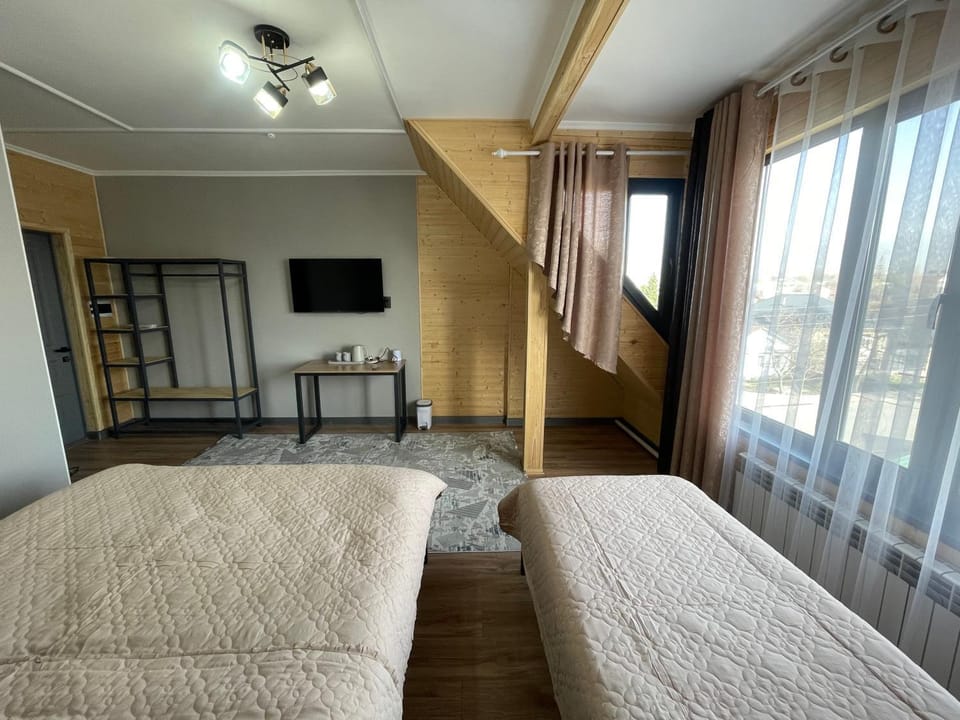 Photo of the whole room, Bedroom