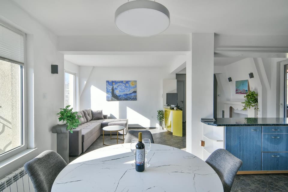 Living room, Dining area