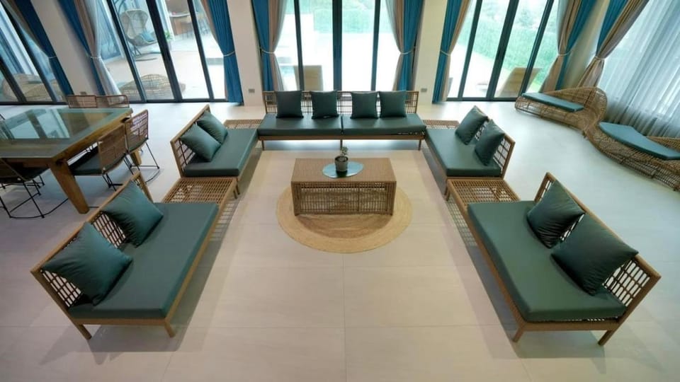 Highness Hotspring Resort Villa in Calamba
