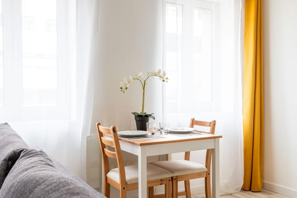 Seating area, Dining area