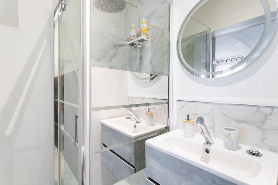 Shower, Bathroom