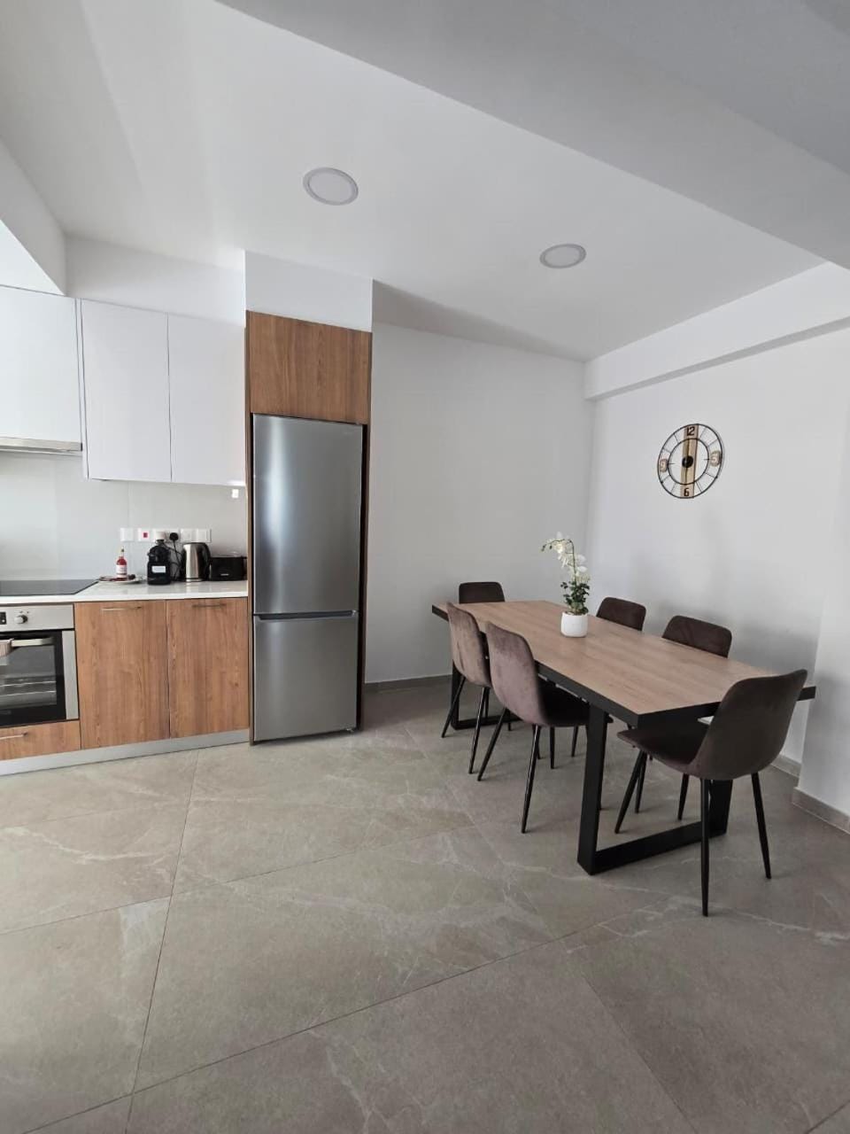 Kitchen or kitchenette, Dining area, oven, stove