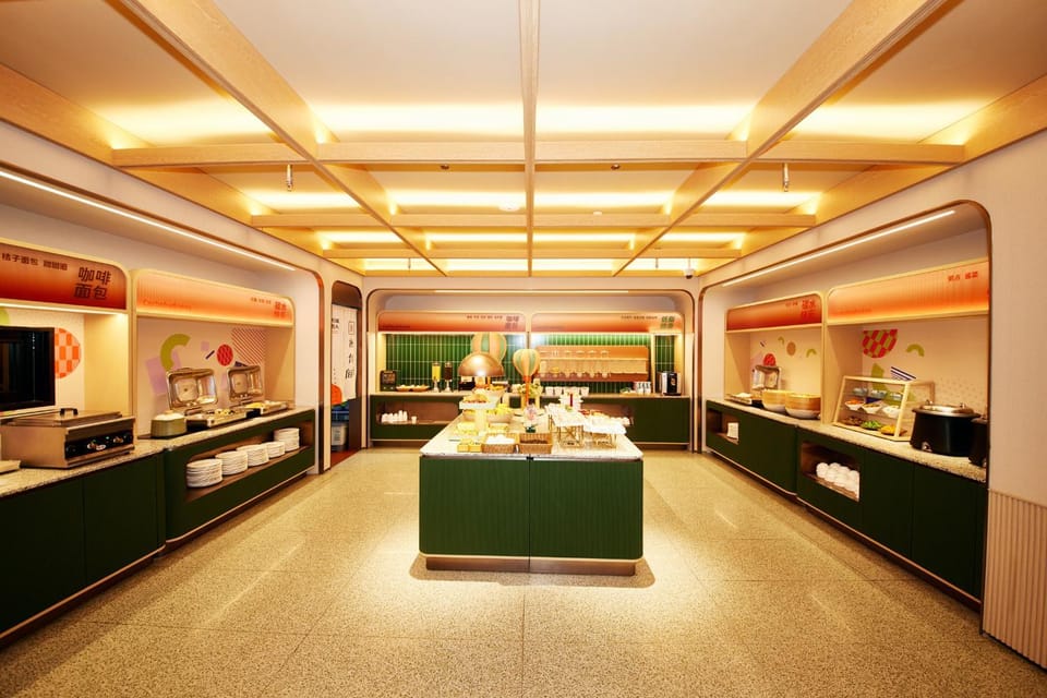 Coffee/tea facilities, Food, Buffet breakfast