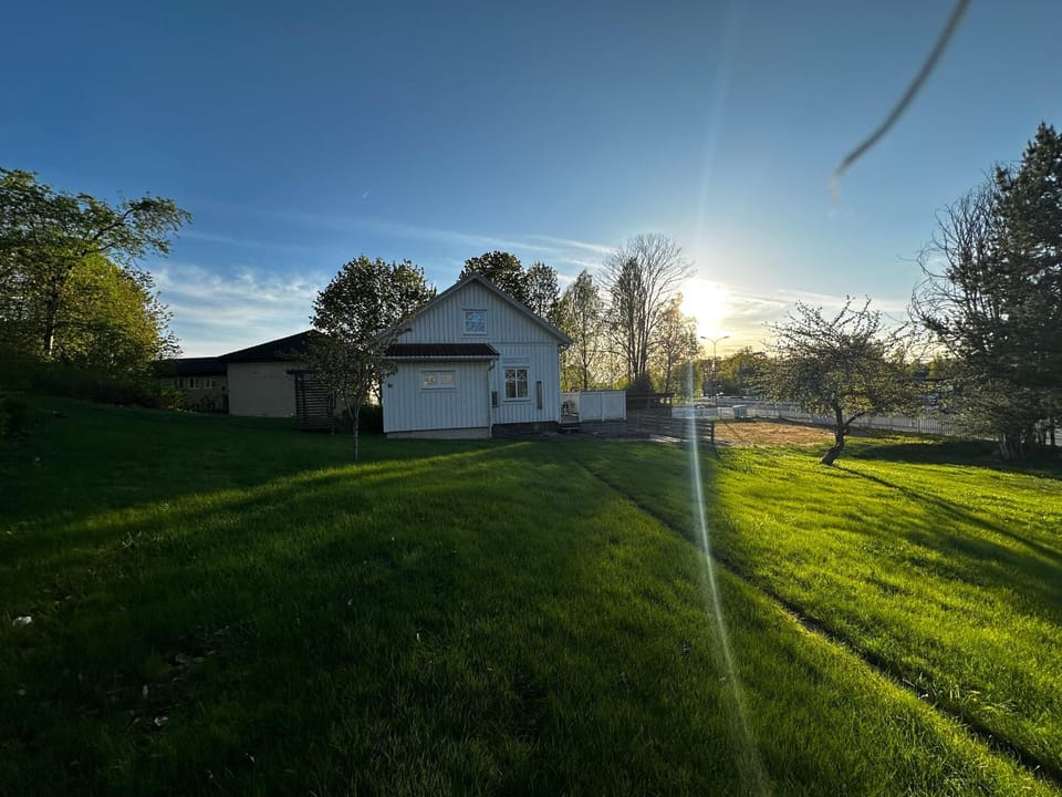 Property building, Garden, Parking