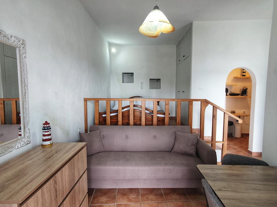 Bed, Seating area