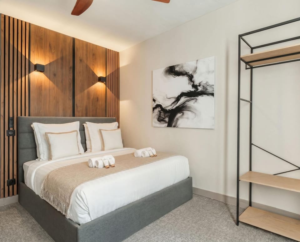 Bed, Photo of the whole room, Bedroom, towels, wardrobe
