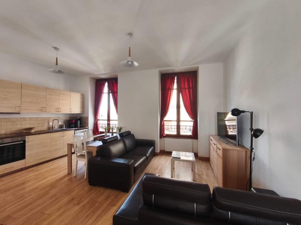 Kitchen or kitchenette, Seating area