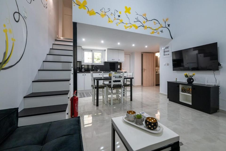TV and multimedia, Kitchen or kitchenette, Living room, Seating area, Dining area, Evening entertainment