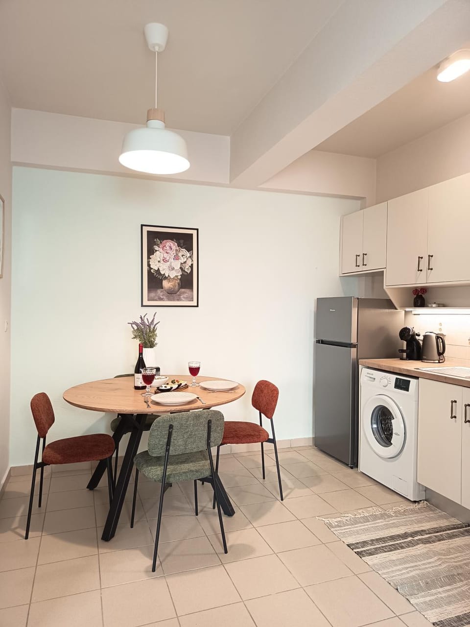 Coffee/tea facilities, Kitchen or kitchenette, Dining area, washing machine, kitchen