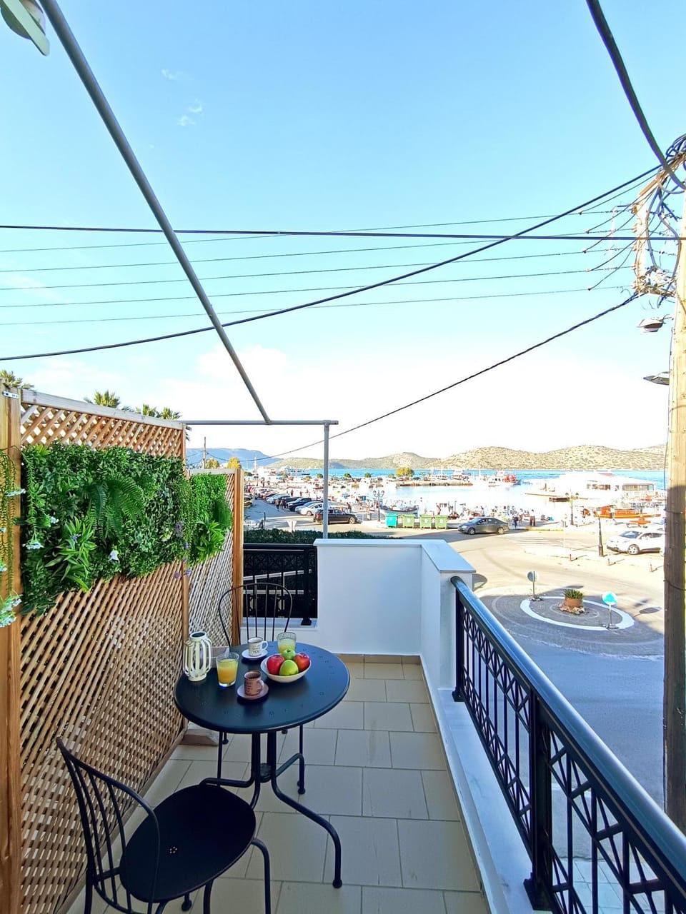 View (from property/room), Balcony/Terrace, City view, Sea view