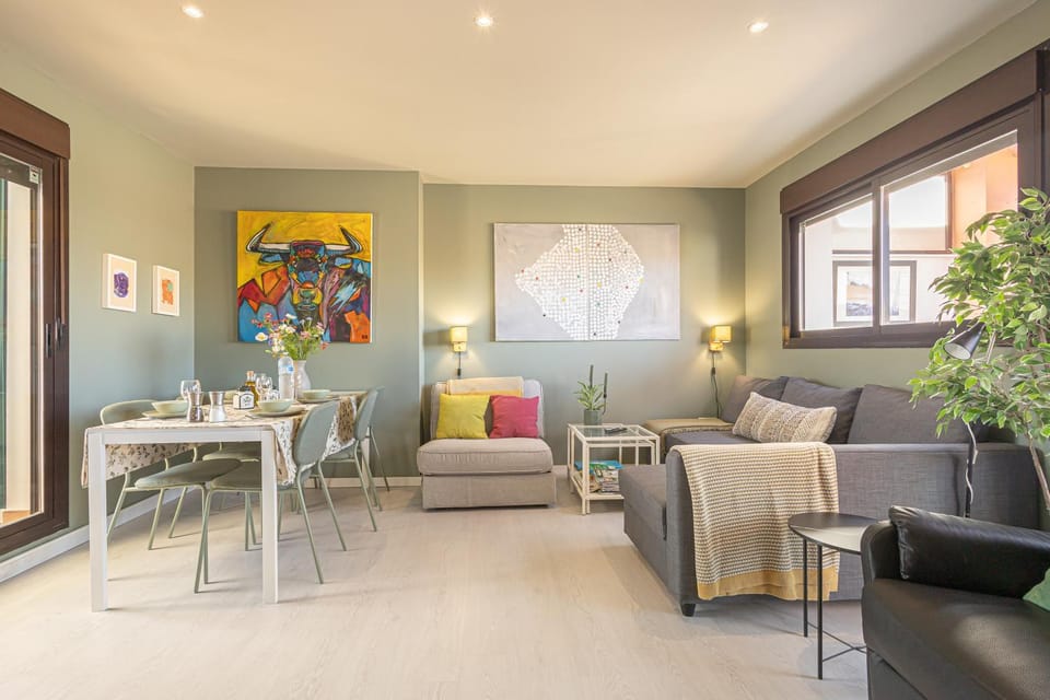 Living room, Dining area