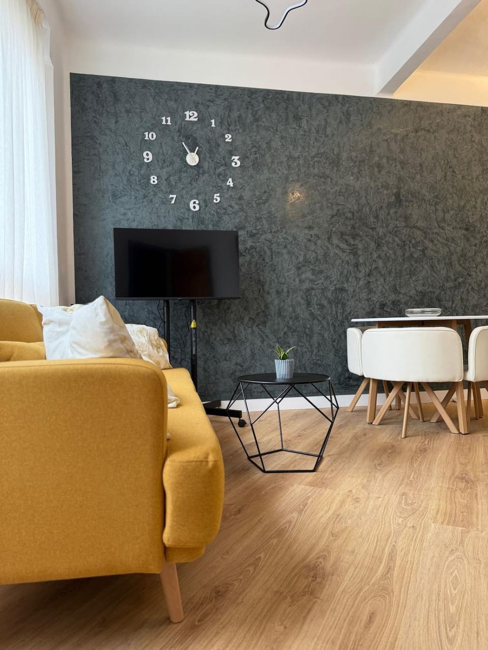 Communal lounge/ TV room, TV and multimedia, Living room