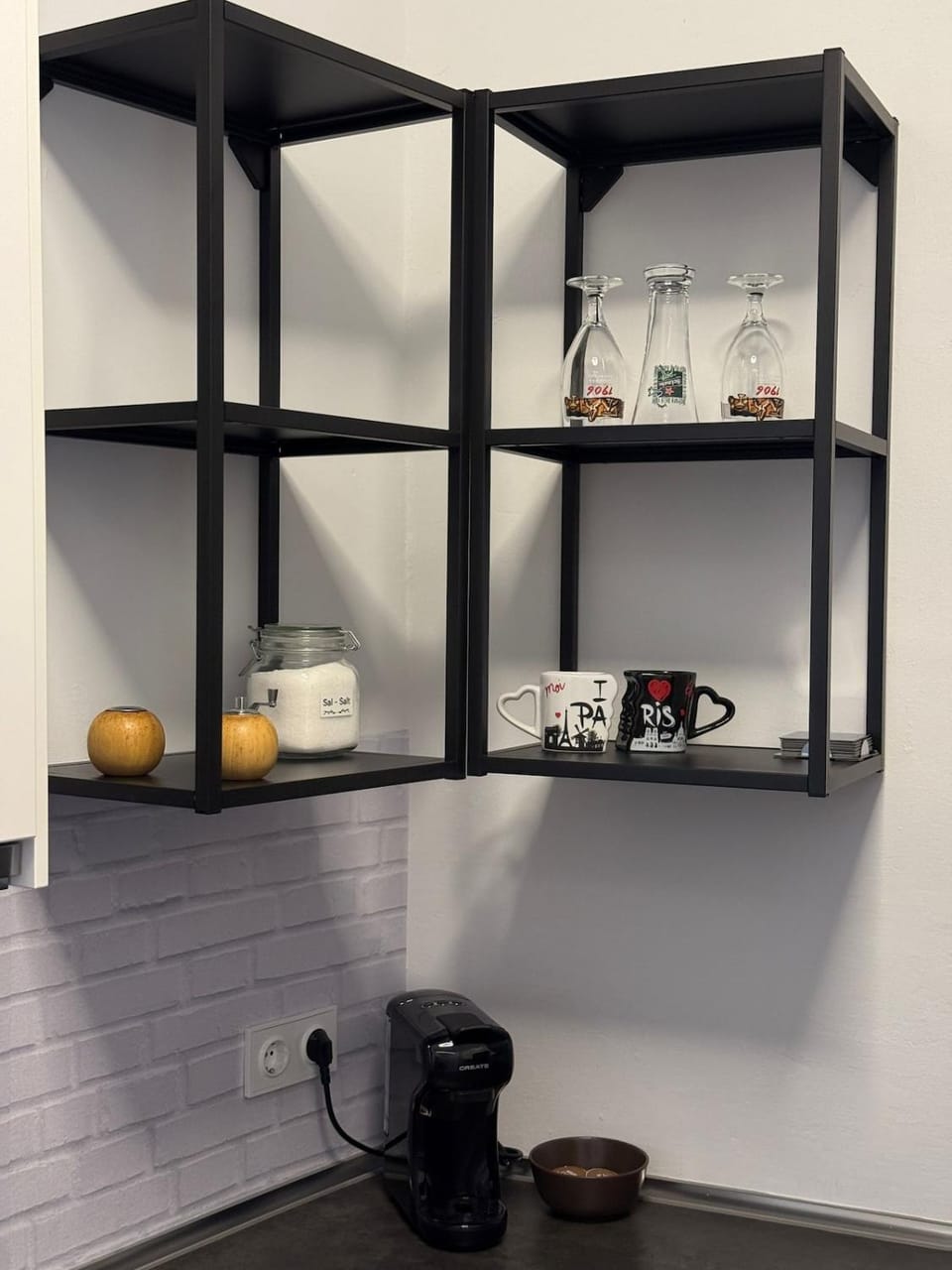 Coffee/tea facilities, Kitchen or kitchenette