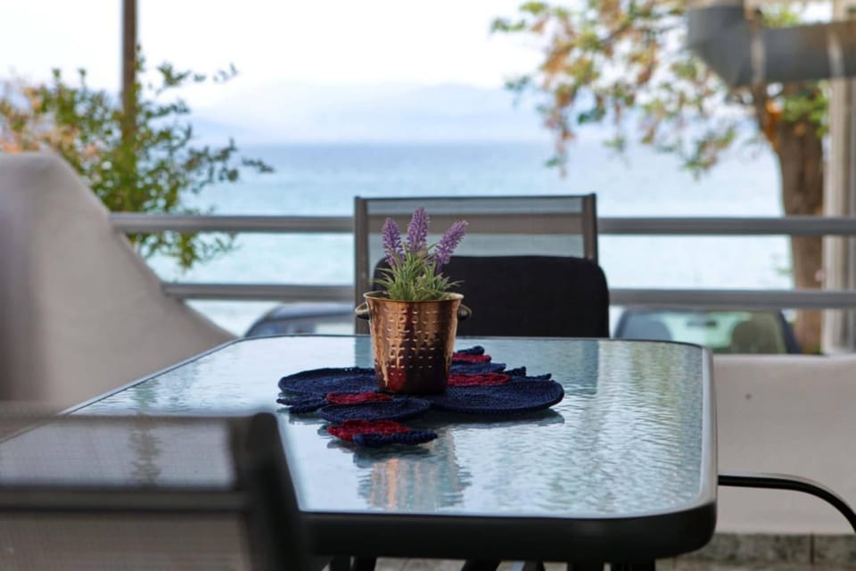Patio, Day, Natural landscape, View (from property/room), Balcony/Terrace, Seating area, Dining area, Sea view