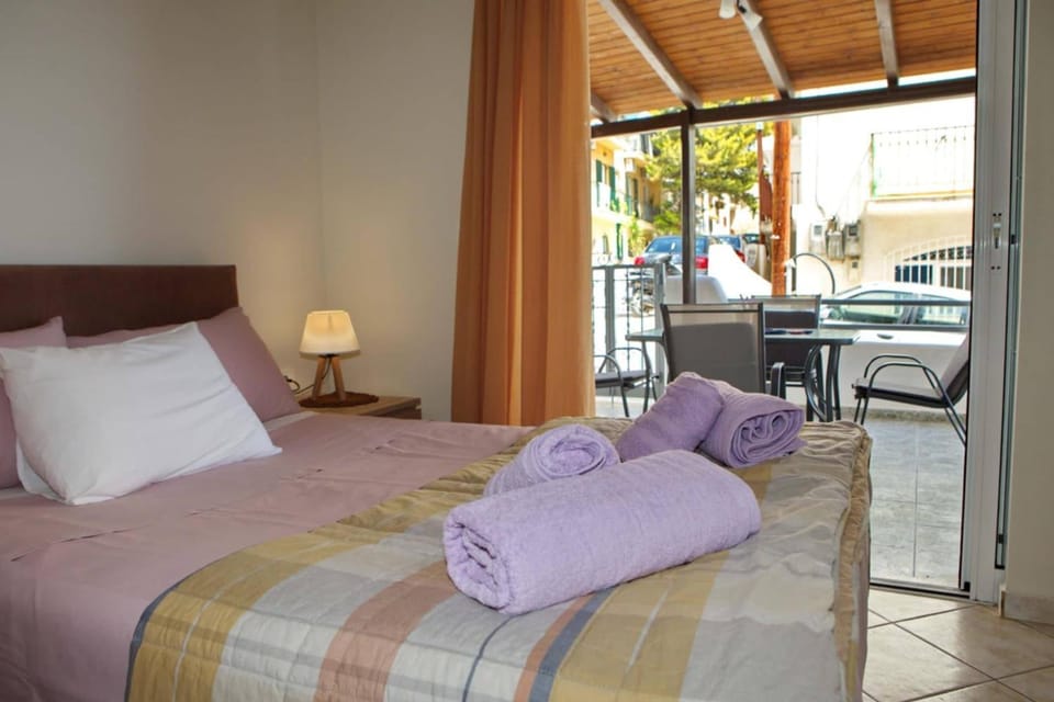 Bed, View (from property/room), Balcony/Terrace, Photo of the whole room, Bedroom, towels