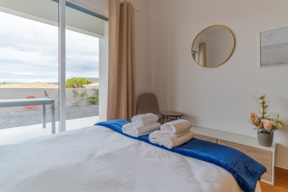 Casa Mieiro - Porto Santo House in Madeira District