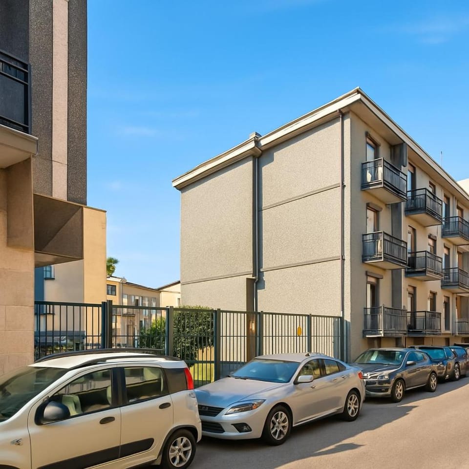 Property building, Neighbourhood, Street view