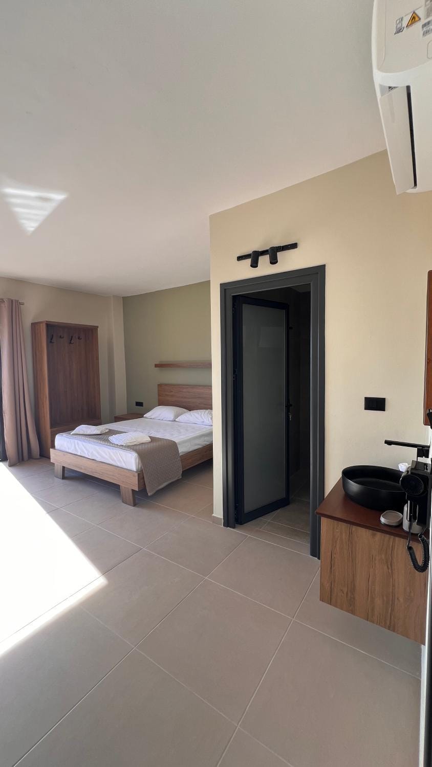 Bed, Photo of the whole room, Bedroom, wardrobe, air conditioner
