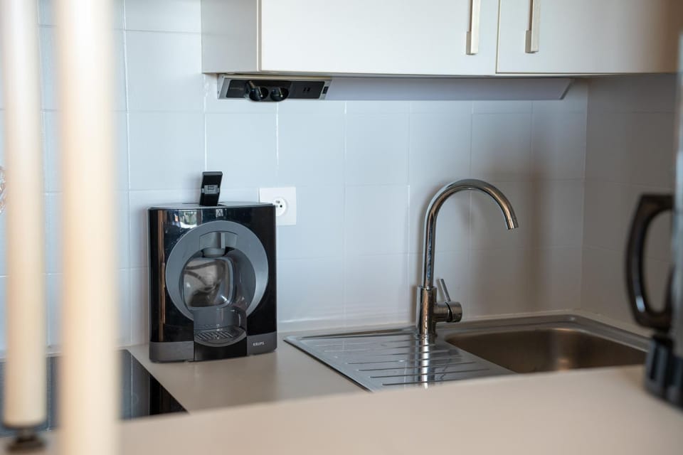 Alora - Superbe Studio Vue Mer Climatisé avec Piscine Apartment in Cavalaire-sur-Mer