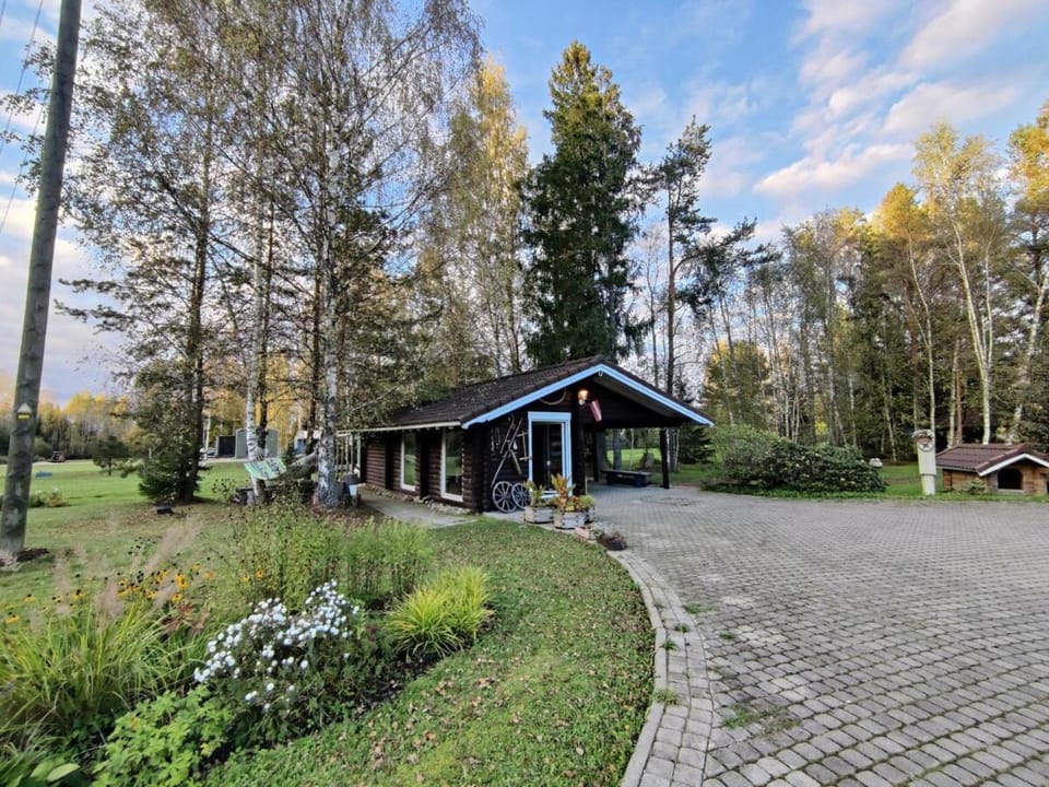 Rozes Oga, Tūrisma mītnes namiņš House in Latvia