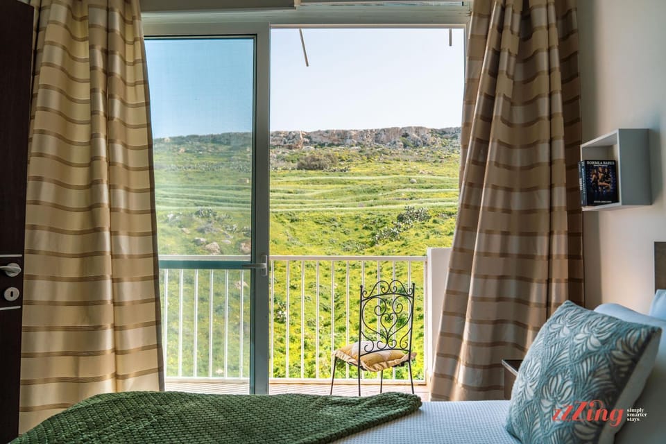 Bed, View (from property/room), Balcony/Terrace, Bedroom