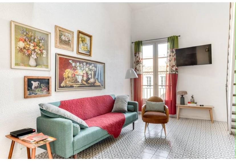 Centre Historique, Cosy,Calme,Mezzanine Apartment in Narbonne