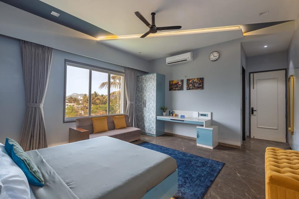 Bed, Photo of the whole room, Bedroom