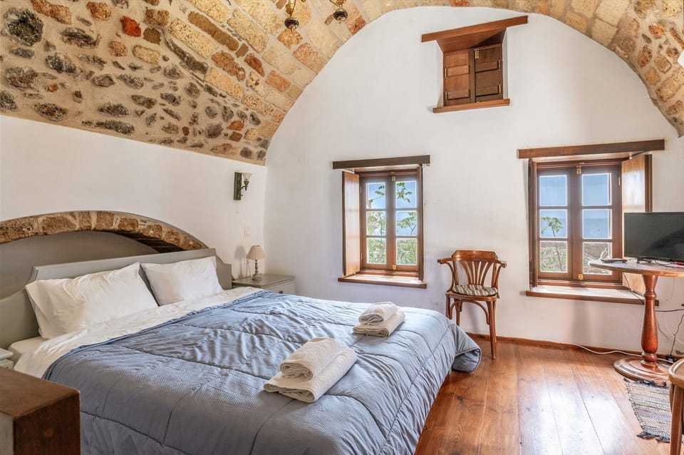 Property building, Living room, Bedroom