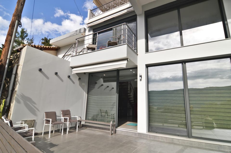 Property building, Patio, Day, View (from property/room), Balcony/Terrace