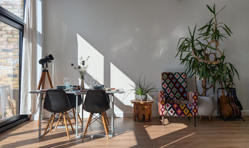 Seating area, Dining area