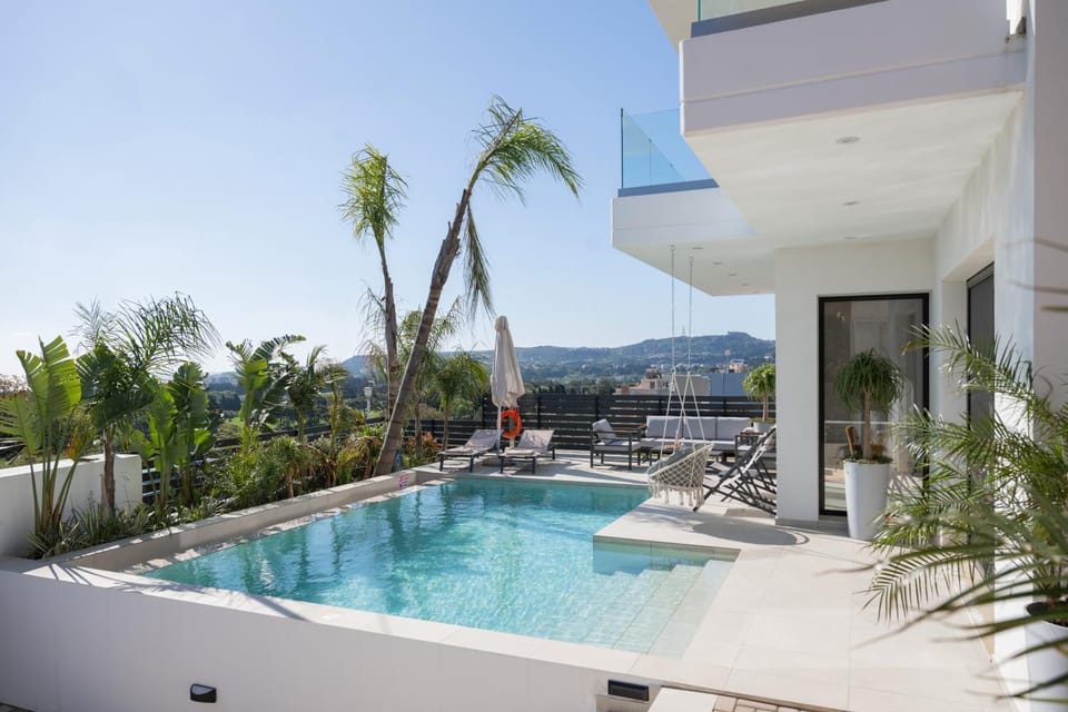 View (from property/room), Swimming pool, sunbed