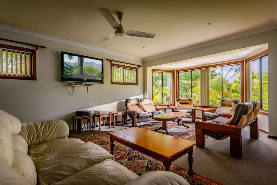 TV and multimedia, Living room, On site, Garden view, Mountain view