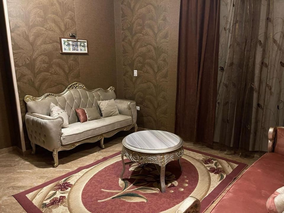 شقة كبيرة بالتجمع Apartment in New Cairo City