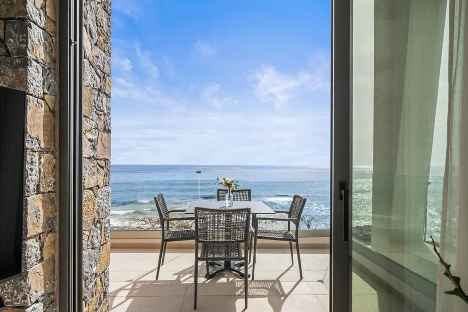 Patio, Day, Natural landscape, View (from property/room), Balcony/Terrace, Balcony/Terrace, Living room, Seating area, Dining area, Sea view