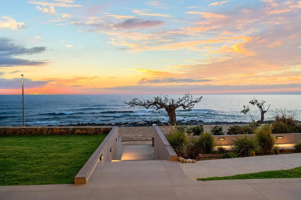 Nearby landmark, Day, Natural landscape, Garden, Sea view, Sunrise, Sunset