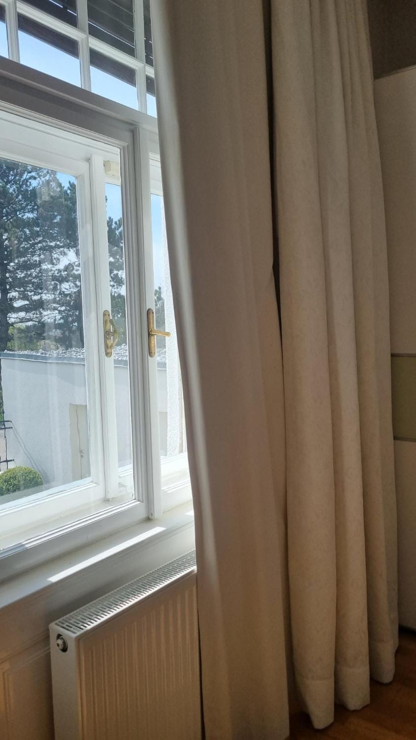 M11 Baden bei Wien Apartment in Hungary
