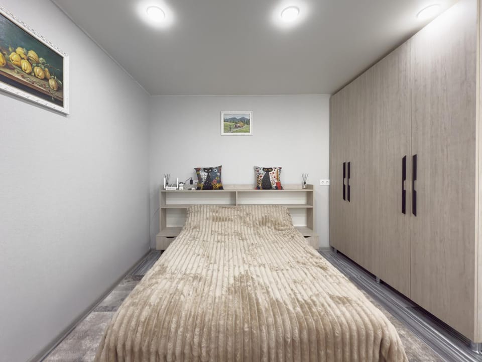 Bed, Photo of the whole room, Bedroom, wardrobe