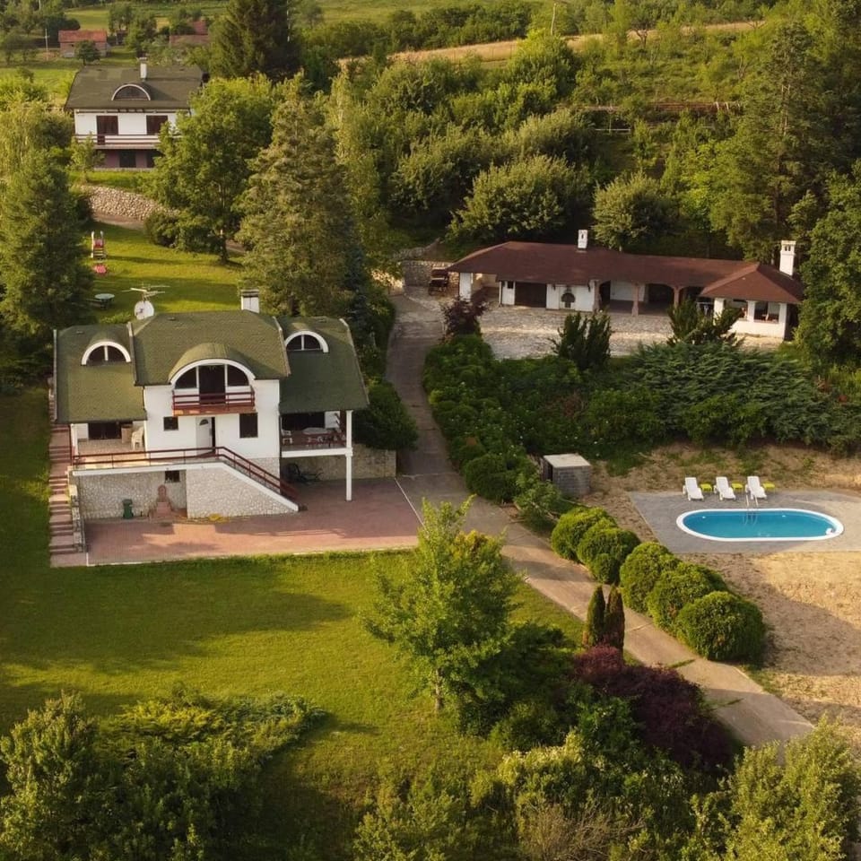 Property building, Natural landscape, Garden