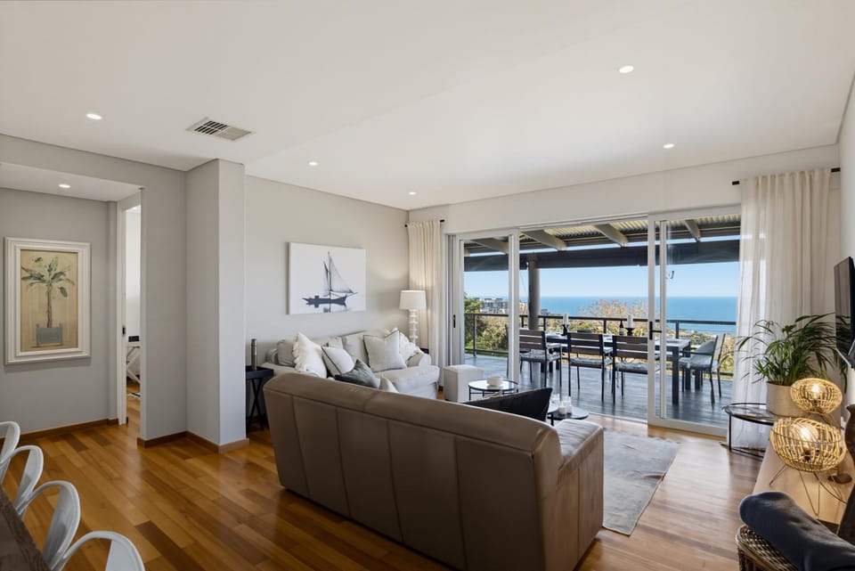 Ocean View Escape in Golfer's Paradise - Apt 15 Tamboti, 11 Tamboti Dr, Simbithi Eco-Estate, Ballito Apartment in Dolphin Coast