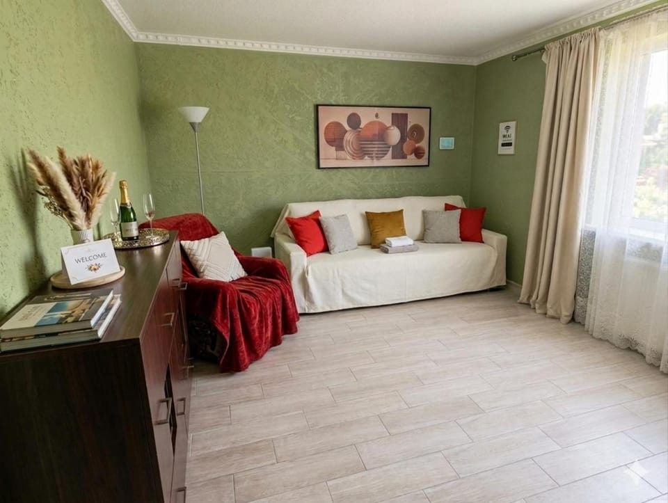 Bed, Living room, Seating area
