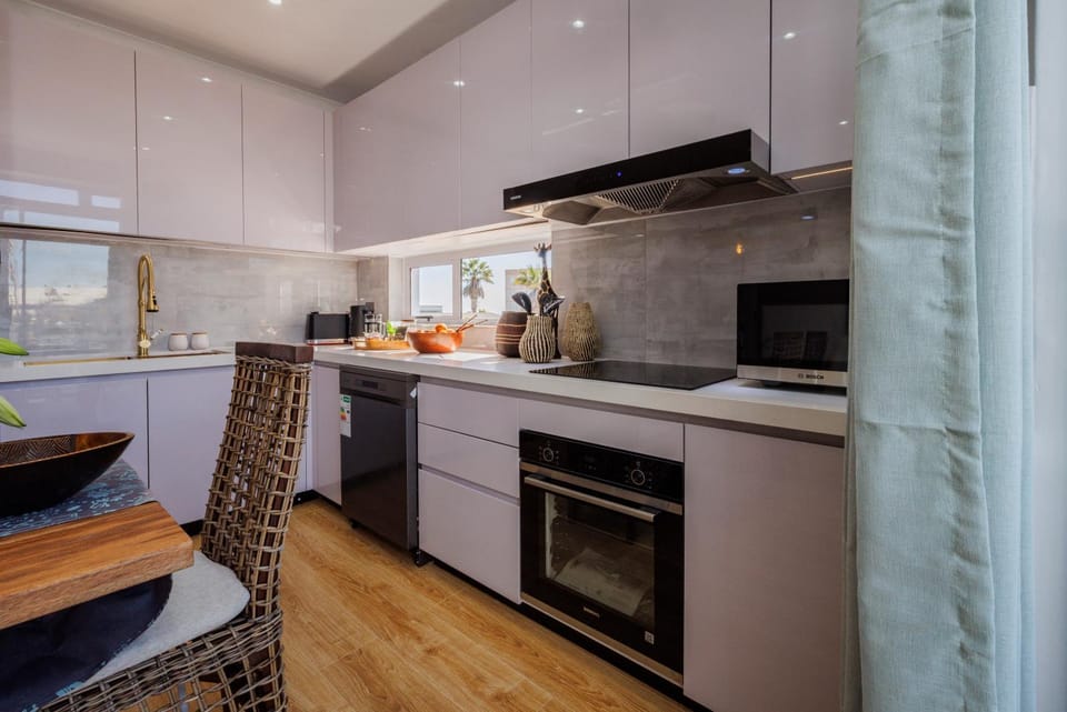 Kitchen or kitchenette, kitchen
