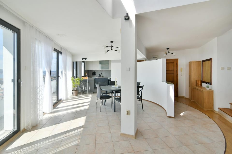 Living room, Seating area, Dining area